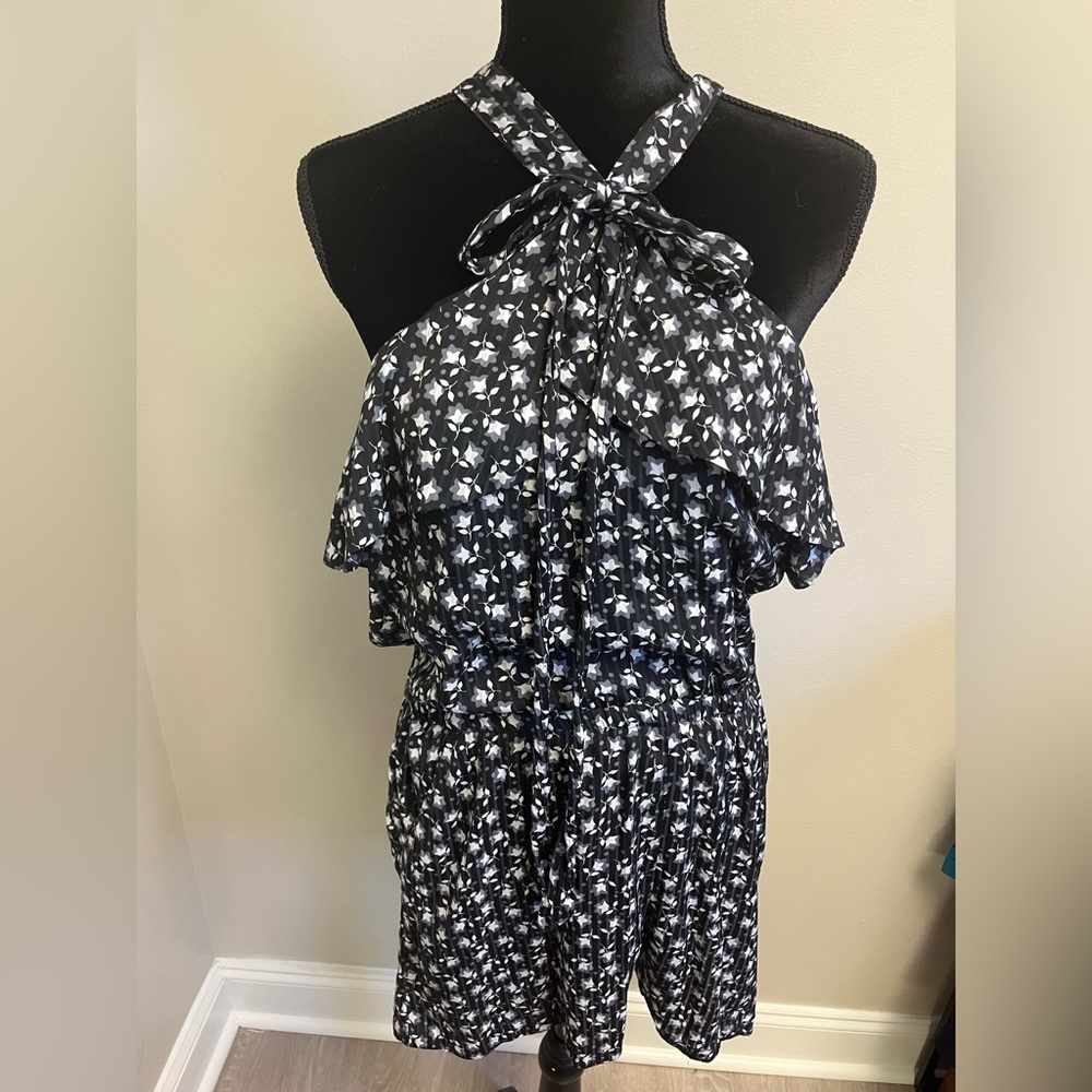 Loft Casual Short Romper. M